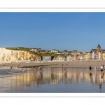 France, Somme (80), Mers-les-bains, les villas de la belle époque sur le font de mer, quartier historique né de la mode des bains de mer à partir de 1870, vue depuis la plage à marée descendante // France, Somme (80), Mers-les-bains, the villas of the belle époque on the seafront, a historic district born of the fashion for sea bathing from 1870, view from the beach at ebb tide