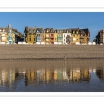 France, Somme (80), Mers-les-bains, les villas de la belle époque sur le font de mer, quartier historique né de la mode des bains de mer à partir de 1870, vue depuis la plage à marée descendante // France, Somme (80), Mers-les-bains, the villas of the belle époque on the seafront, a historic district born of the fashion for sea bathing from 1870, view from the beach at ebb tide