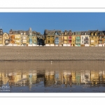 France, Somme (80), Mers-les-bains, les villas de la belle époque sur le font de mer, quartier historique né de la mode des bains de mer à partir de 1870, vue depuis la plage à marée descendante // France, Somme (80), Mers-les-bains, the villas of the belle époque on the seafront, a historic district born of the fashion for sea bathing from 1870, view from the beach at ebb tide