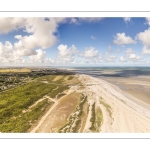 La plage et le cordon de galets