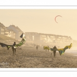 Kitesurf sur la plage de Fort-Mahon un soir d'hiver