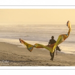 Kitesurf sur la plage de Fort-Mahon un soir d'hiver