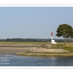 Un groupe de touristes dans les mollières le long de la Somme