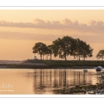 Lever de soleil sur le chenal de la Somme à marée basse