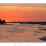 Coucher de soleil sur le chenal de la Somme Ã  Saint-Valery, vu depuis la lanterne (phare) - Saison : Ã©tÃ© - Lieu : Saint-Valery-sur-Somme, Baie de Somme, Somme, Picardie, France