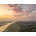 France, Somme (80), Baie de Somme, Saint-Valery-sur-Somme, Aube sur Saint-Valery depuis le cap Hornu un petit matin brumeux de printemps, avec la petite chapelle des marins au premier plan et la baie de Somme en arrière plan (vue Aérienne) // France, Somme (80), Baie de Somme, Saint-Valery-sur-Somme, Aube sur Saint-Valery depuis le cap Hornu un petit matin brumeux de printemps, avec la petite chapelle des marins au premier plan et la baie de Somme en arrière plan (vue Aérienne)