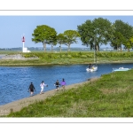 France, Somme (80), Baie de Somme, Saint-Valery-sur-Somme, Les quais de Saint-Valery le long du chenal de la Somme // France, Somme (80), Baie de Somme, Saint-Valery-sur-Somme, The quays of Saint-Valery along the Somme channel