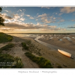 CrÃ©puscule sur le bourg de Saint-Valery depuis la Baie de Somme Ã  marÃ©e basse. Saison : Ã©tÃ© - Lieu : Saint-Valery-sur-Somme, Baie de Somme, Somme, Picardie, France.