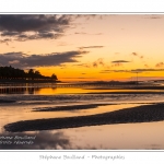 CrÃ©puscule sur le bourg de Saint-Valery depuis la Baie de Somme Ã  marÃ©e basse. Saison : Ã©tÃ© - Lieu : Saint-Valery-sur-Somme, Baie de Somme, Somme, Picardie, France.