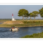 Bateau de plaisance à l'entrée du port de Saint-Valery-sur-Somme