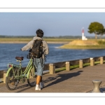 Cyclistes sur les quais de Saint-Valery