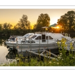 Bateaux de plaisance amarrés le long du canal de la Somme