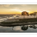 Le phare de Saint-Valery face au quai blavet au petit matin